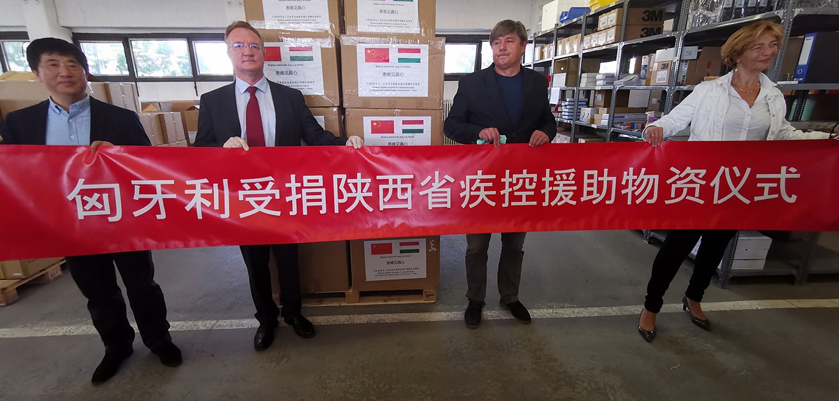 Jelentős egészségügyi adomány érkezett Kínából Szegedre