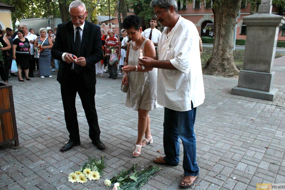 A roma holokausztra emlékeztek Csanádpalotán