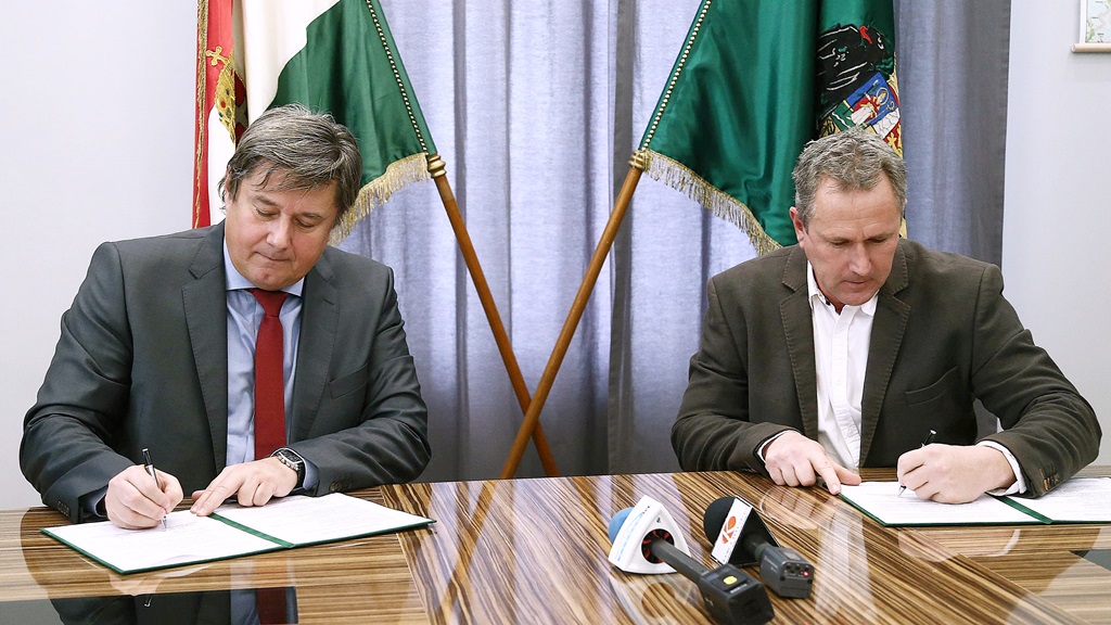 Együttműködési megállapodást kötött a Csongrád-Csanád Megyei Önkormányzat és a Szegedi Tudományegyetem